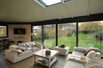 Maison Familliale Ecuille 160 m2, joli terrain de 1800m2.