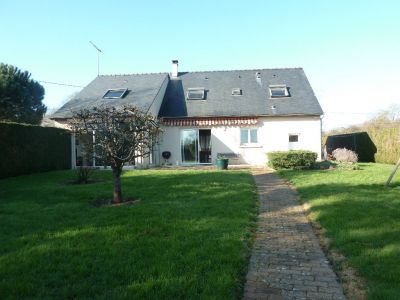 Maison Ecuille 5 chambres grand terrain piscine