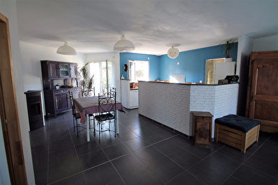 Maison recente de plain-pied sur Soulaire Et Bourg