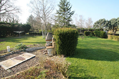 Maison Longuenee En Anjou , 5 chambres, sous-sol, jardin!