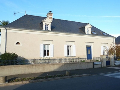 VENDU Maison Soulaire Et Bourg 9 pieces, grand terrain!
