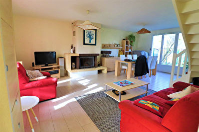 A VENDRE MAISON de 142m2 avec 2 chambres de plain-pied, AVRILLE SECTEUR LA DEZIERE.