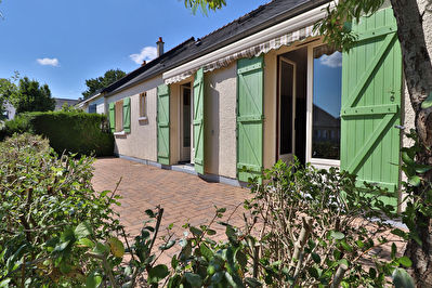 Maison 4 chambres - AVRILLE AVEC VIE DE PLAIN-PIED - GARAGE !