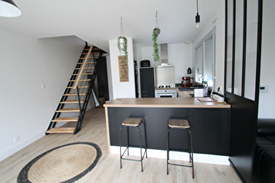 MONTREUIL JUIGNE maison 3 chambres dont 1 en rdc, jardin expose sud