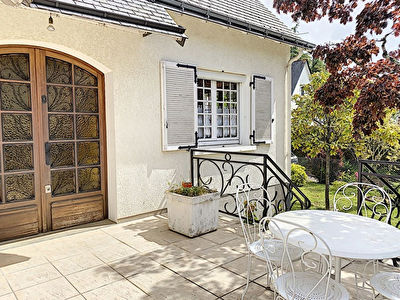 A VENDRE - Maison familliale de 190 m2 PARC DE LA HAYE Avrille