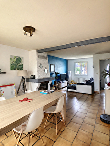 Maison Longuenee En Anjou , 89 m2 plus veranda de 15m2. Garage, Sous-sol.