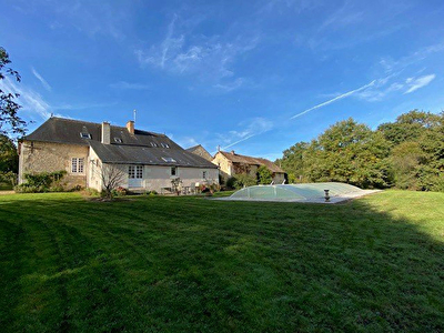 Vente Maison a NOYANT de 9 pieces et d'une surface de 155 m2 propriete sur 23 HECTARES