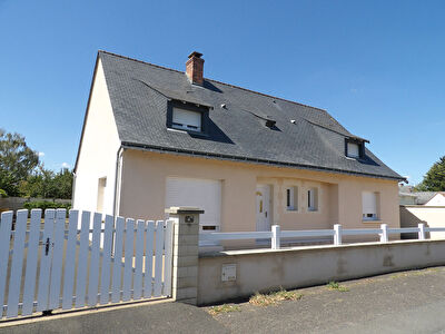 Maison a Noyant de 7 pieces et d'une surface de 174 m2