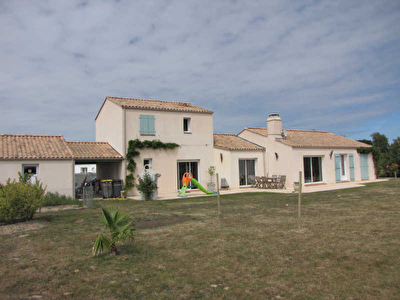 MAISON INDIVIDUELLE LE FENOUILLER - 5 pieces - 170 m2