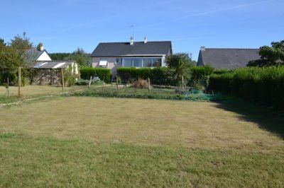 Maison sur sous sol complet a Baune 5 pieces, dependance, jardin de 2016 m2 !