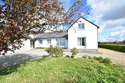 Maison La Menitre 7 pieces 139 m2