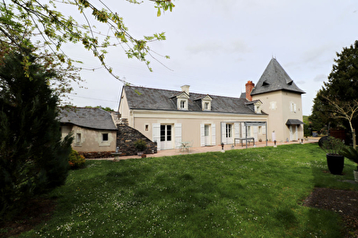 Maison ancienne sur Corne