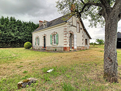 Maison en campagne a Longue Jumelles