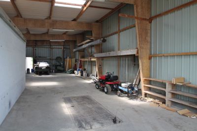Terrain a Seiches sur le loir de 1900m2 avec hangar et garage