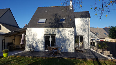 Maison proche des commerces, trois chambres, grand sejour-sejour, terrain de 356 m2