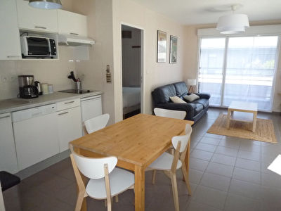SAINT MALO GARE APPARTEMENT MEUBLE A L'ANNEE AVEC TERRASSE ET GARAGE