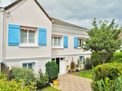 Maison individuelle 6 pieces avec cour et jardin