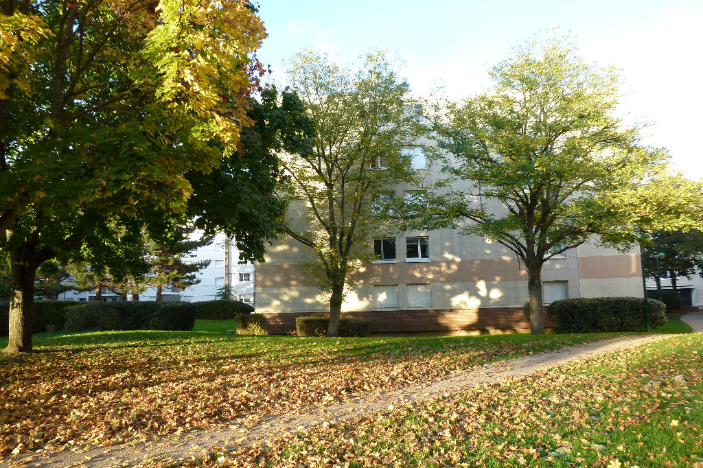 photos n°1 Appartement Plaisir 3 pièce(s) 66.03 m2