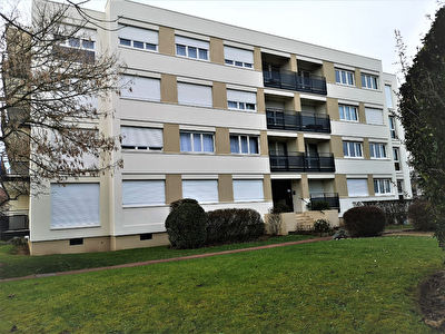 Vente d'un appartement F4 (90 m2) a BOIS D ARCY