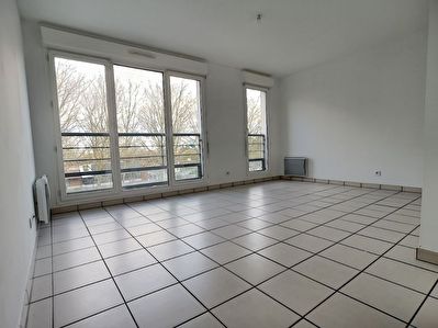 Bel Appartement 2 pieces 47m2 dans une residence recente de Trappes-En-Yvelines.