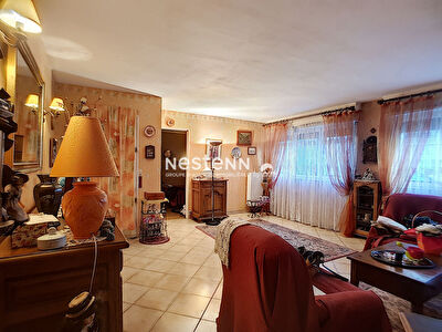 Appartement 3 pieces a Versailles proche gare des Chantiers .