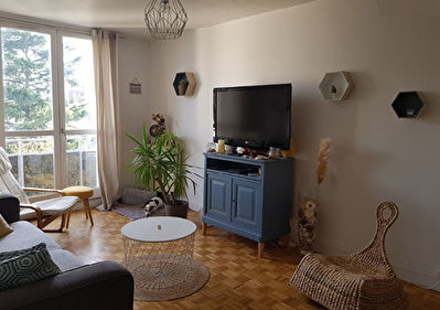 Fontenay Le Fleury - 2 pieces - 46 m2
