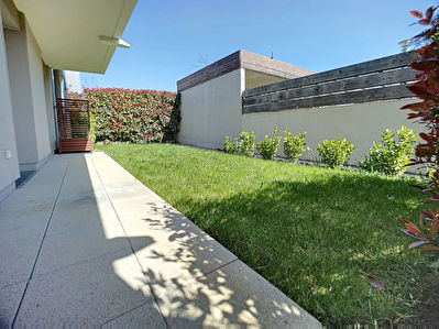 Appartement Bois D Arcy 2 pieces avec jardin !