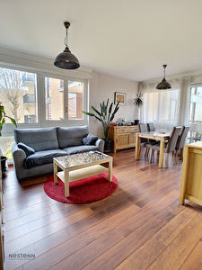 Appartement 2 pieces avec loggia.