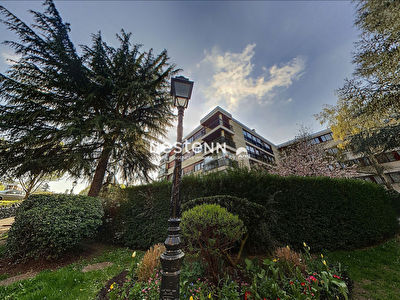 Appartement Fontenay Le Fleury 1 piece