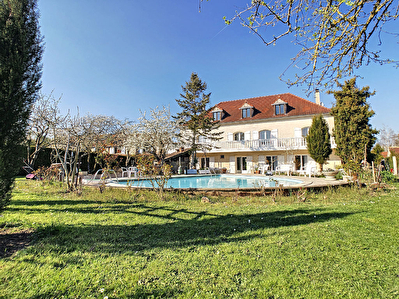 A vendre Maison 390m2, 8 pieces