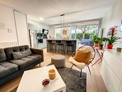 Trappes centre, 2 mns gare a pieds, beau 2 pieces 50m2 sur jardin 45 M2 sud-ouest