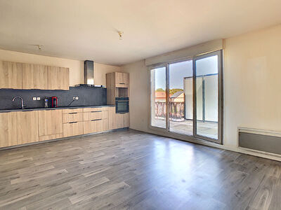Appartement 3/4 pieces 70m.5m2 Thiverval-Grignon