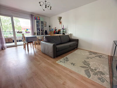 Appartement Bois D Arcy 3 pieces de 68m2 recent avec vue parc