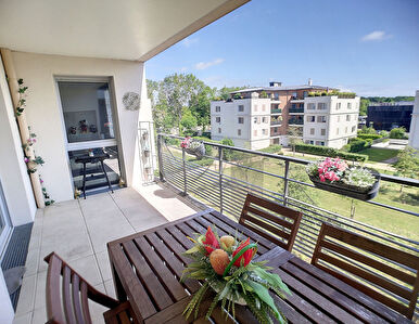 Le village, standing 2014, beau 3 pieces 66,4m2 en etage avec terrasse