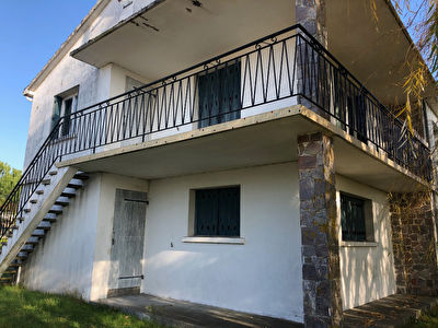LA BARRE DE MONTS : maison comprenant 5 logements