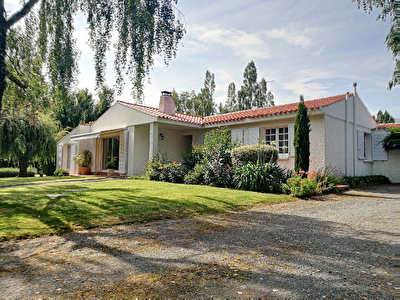 Maison Chateauneuf Campagne 4 chambres 3.7 ha