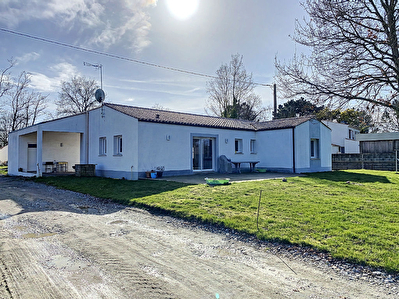 Maison recente 3.5 kms de Challans - en campagne