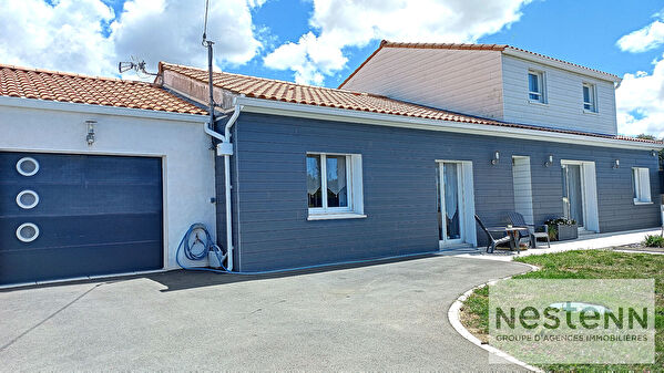 Maison 5 chambres proche commodites en vente a BEAUVOIR SUR MER