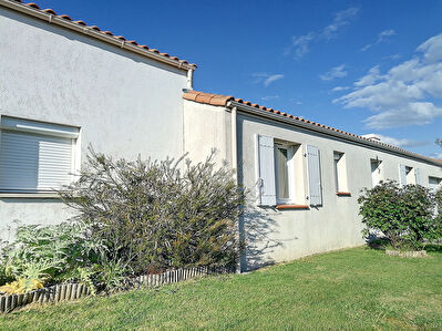 Vente : maison 3 CHAMBRES a SAINT URBAIN