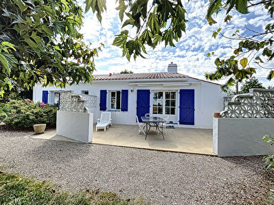 Vente : maison 2 chambres a BEAUVOIR SUR MER QUARTIER CALME