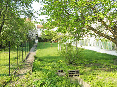 TERRAIN CONSTRUCTIBLE GARCHES - 670 m2