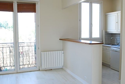 SURESNES - 2 pieces