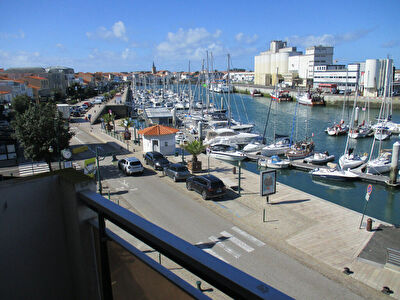 Appartement Les Sables d'Olonne port de peche 2 pieces 32 m2 ascenseur cave tout a pied