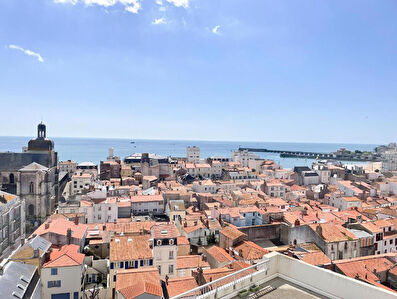 Appartement Les Sables D Olonne 3 pieces 67.8 m2 vue sur la ville port et plage parking 3 caves exceptionnel