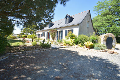 Au Nord d'Angers maison de type longere renovee