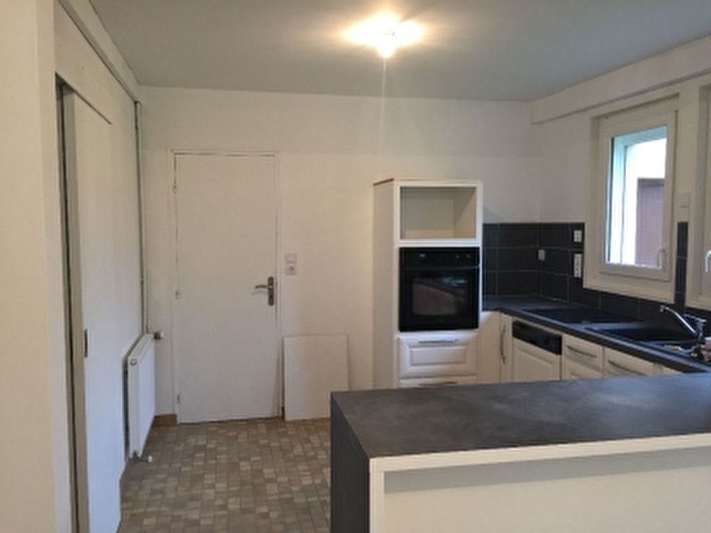 MAISON A LOUER 4 CHAMBRES TRELAZE