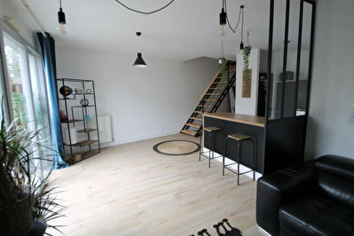 MONTREUIL JUIGNE maison 3 chambres dont 1 en rdc, jardin expose sud