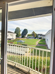 ANGERS Les Justices. Appartement type 4 avec 3 chambres, balcon, garage boxe