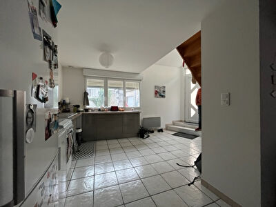 Maison/ appartement a Chateauneuf sur Sarthe avec locataire en place