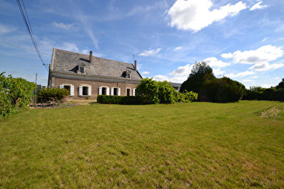 Longere a renover avec un beau terrain de +1700m2 sur La Dagueniere
